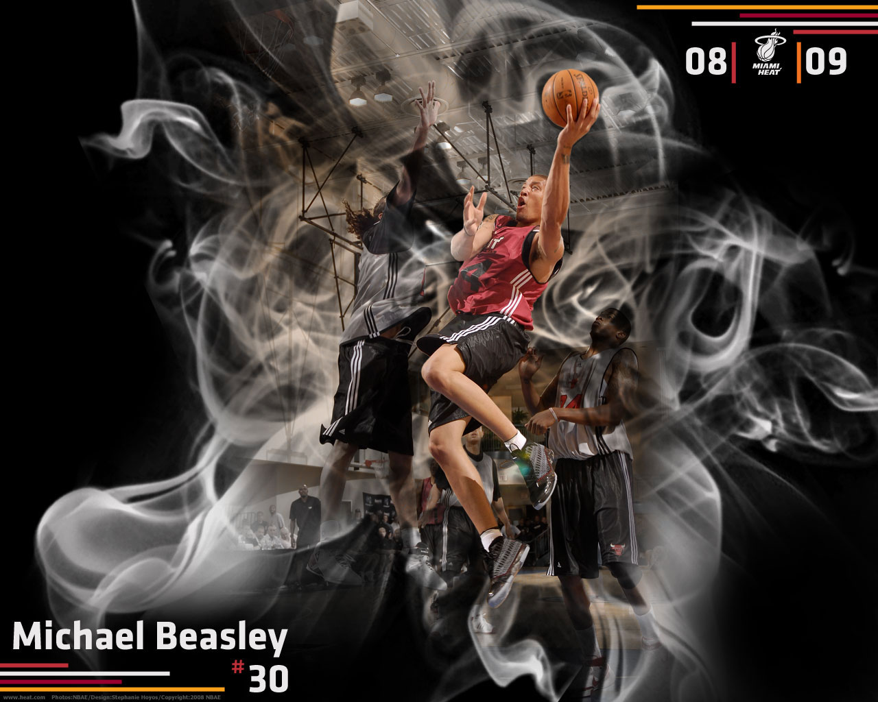 Michael Beasley Miami Heat Layup Wallpaper